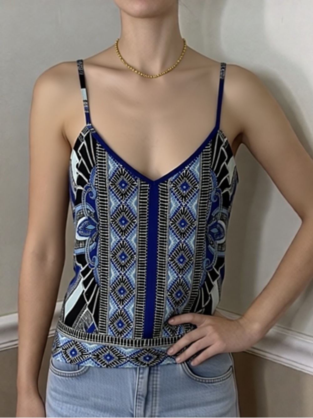 💜 5 for $20! Abbeline Blue and Black Patterned V-Neck Cami - small
